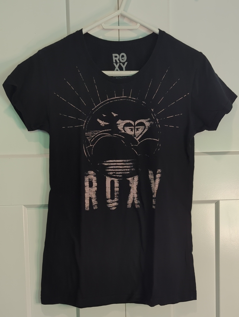 Roxy Black Short-Sleeve Graphic Tee with Faded Pink Logo Size L